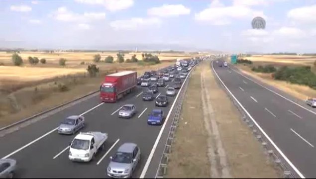 15 kilometrelik araç kuyruğu