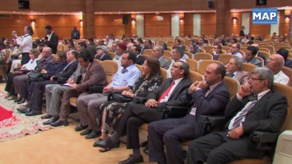 Le Révérend américain Jesse Jackson anime une conférence à Rabat