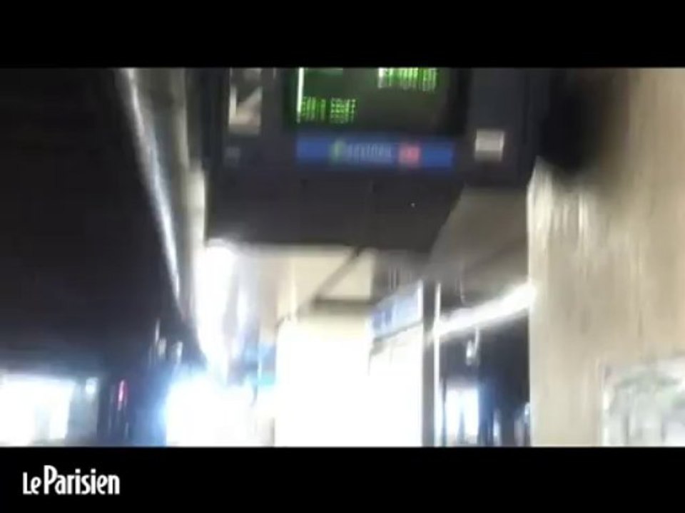 Il pleut en gare de La Défense