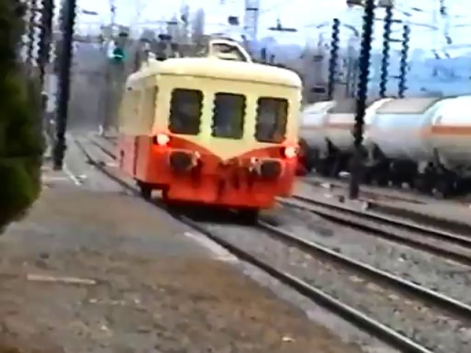 Autorail Picasso X3943 CFTSA le 06-04-2013 à Béning