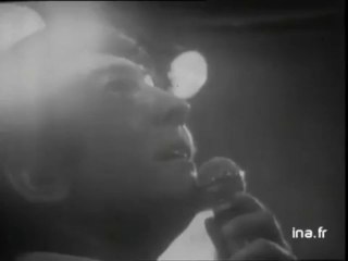 - Gilbert Becaud (74)- "" Dimanche à Orly  ""