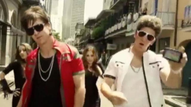 Eli and Peyton Manning Star in Rap Video Commercial