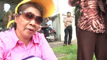 Protest rally outside Thai parliament against amnesty bill