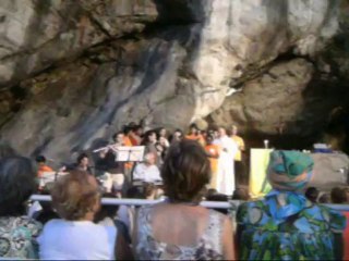 Veillée a la grotte de Lourdes (65)