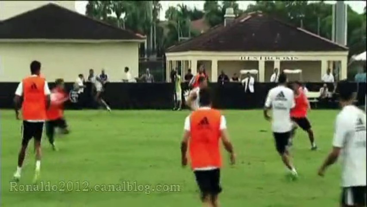 Training Cristiano Ronaldo Xavi Benzema Ozil Kaka Ramos Zidane Isco