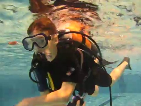PADI : SCUBACOOL école de plongée : Discover Scuba Diving PADI à la piscine de Gilly