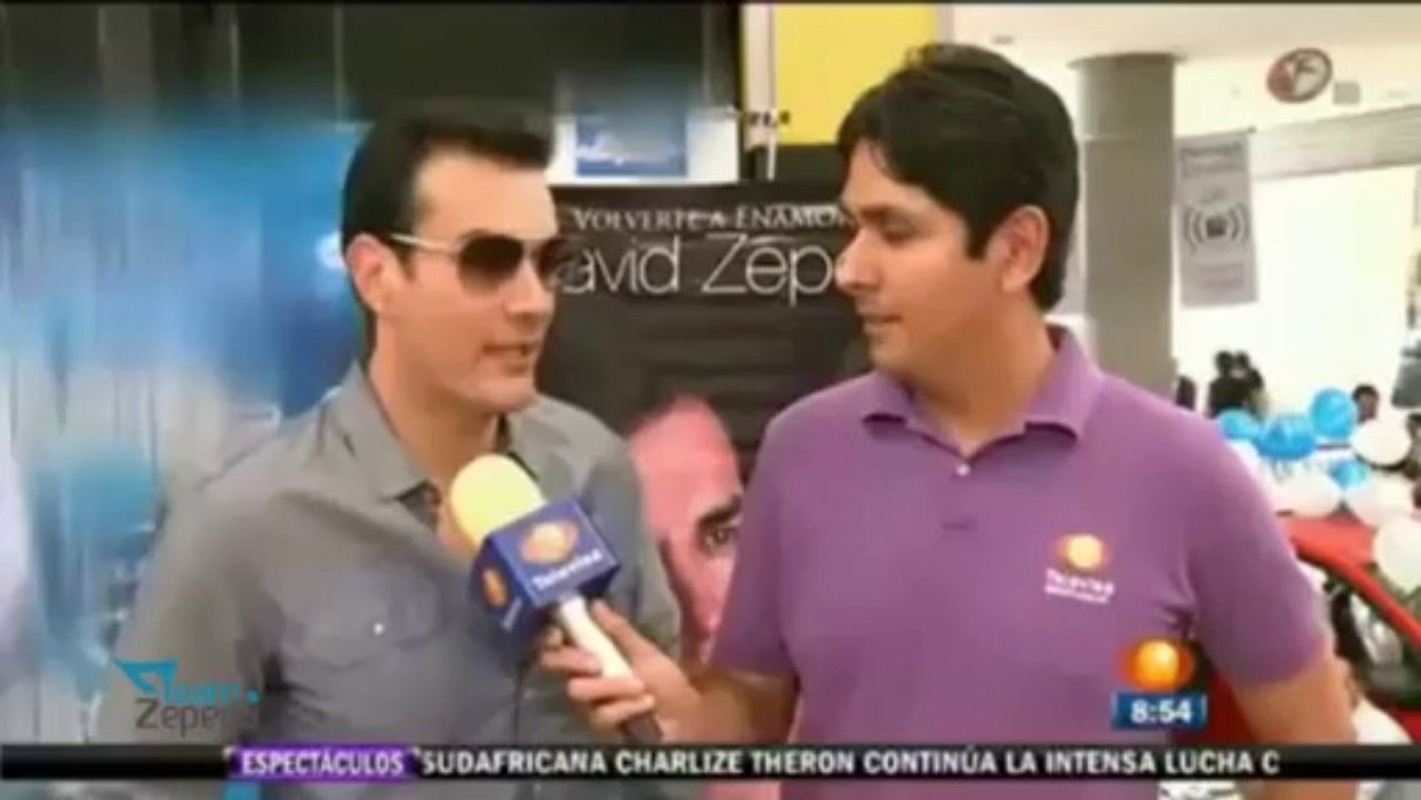 David Zepeda @davidzepeda1 ofreció segunda firma de autógrafos de su disco para sus fans