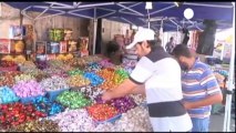 Il mondo musulmano si prepara per l'Eid al-Fitr, la...