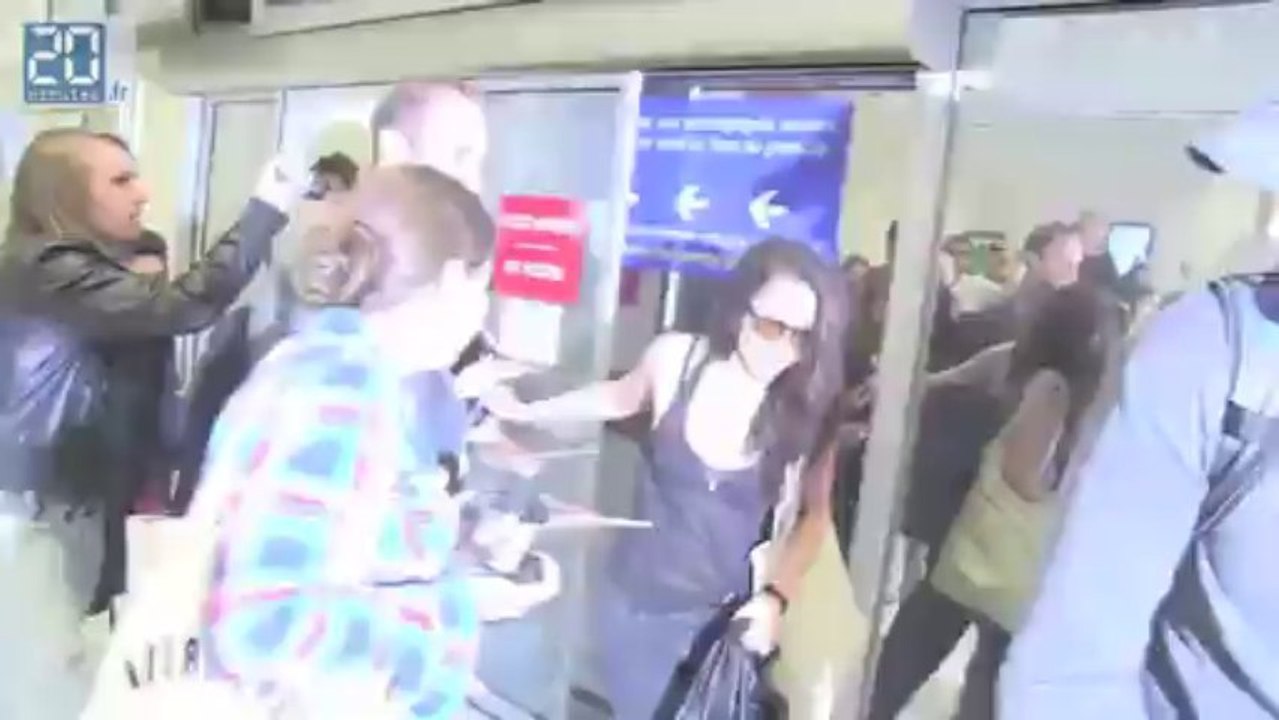 Arrivées de Kristen Stewart, Kirsten Dunst et Garrett Hedlund à l'aéroport international de Nice.