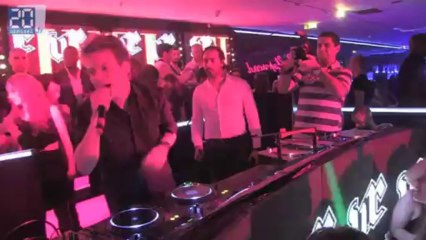 Michel Teló met le feu à Cannes