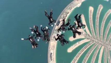 PARACHUTISME - CHAMPIONNATS DU MONDE DUBAI 2012 : VR8 "saut 4"