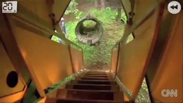 Rihanna se lance dans le décolleté pour fesses.