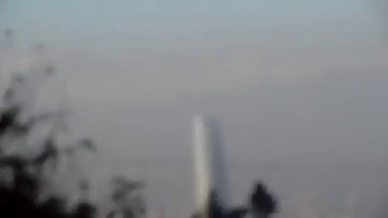 UFO Appears Over The Skies Of San Cristobal 2013