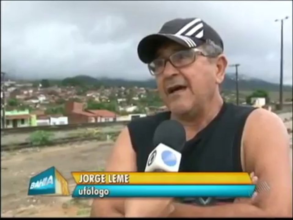 UFO Lands In Front Of Brazilian Cyclists During Race In Senhor Do Bonfim