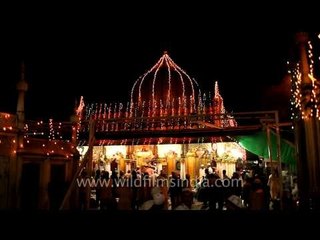 Hazrat Nizamuddin Dargah : one of the world's most famous Dargah