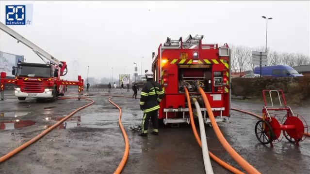 La discothèque La Fabrik (près de Lille) ravagée par un incendie dans la nuit du 26 au 27 février 2013