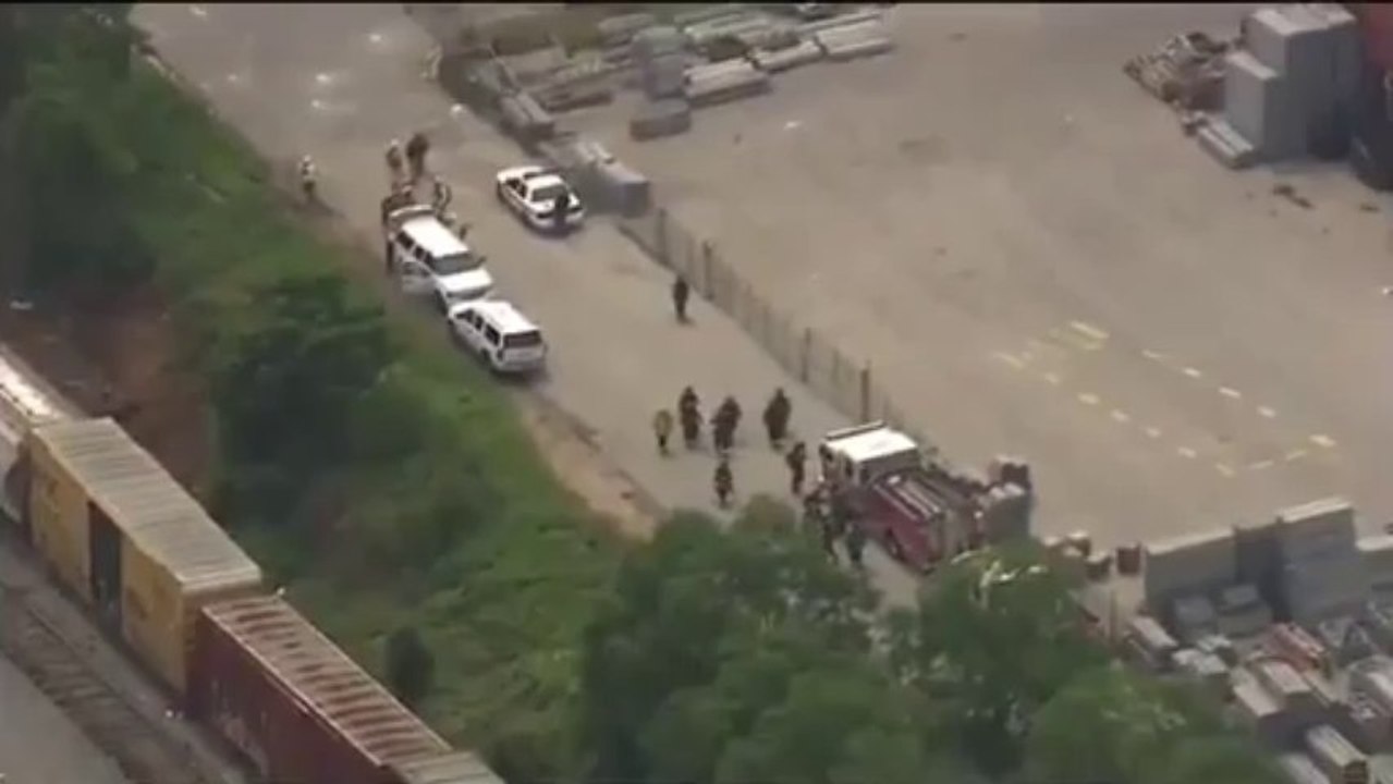 Etats-Unis: Un train de marchandises déraille et explose