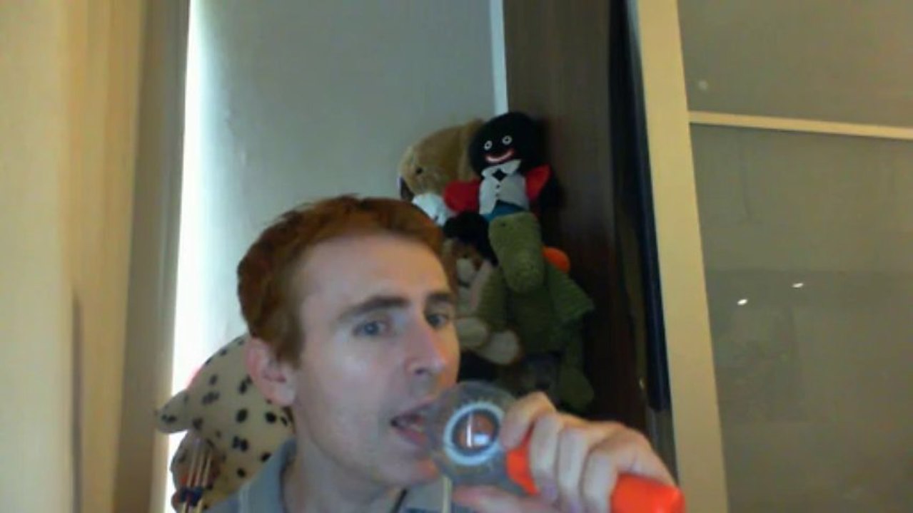 Wiwi égratigne "walk away from love" de Bitty McLean