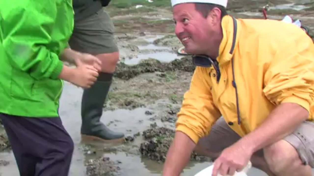 Les Toques et sans cravates préparent la Kermesse de la moule