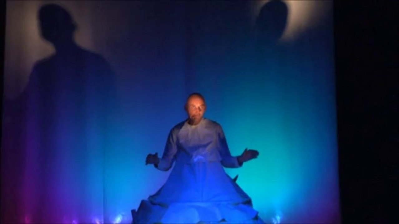 Petit bonhomme le monde - Compagnie Et si... (Poitiers) - Festival j'acte et jactes - Limoux 2011