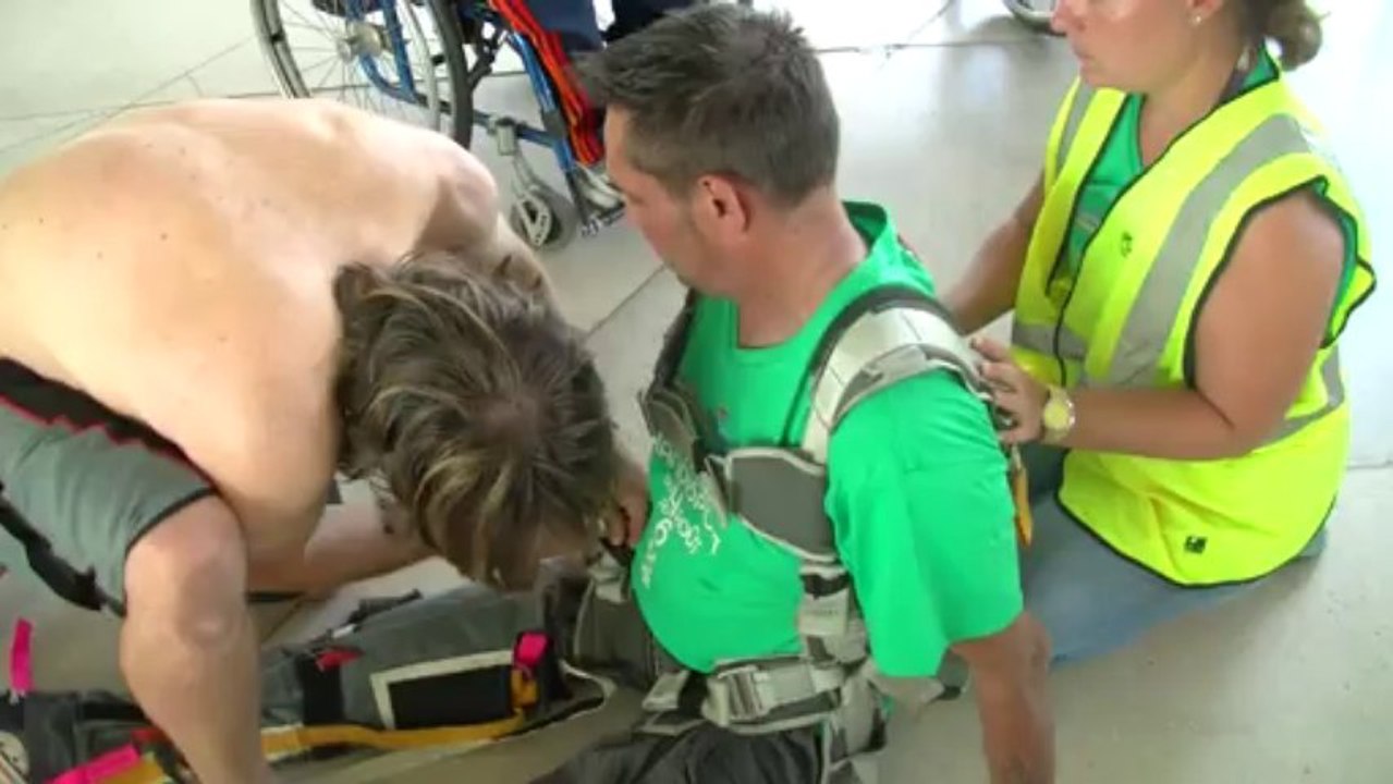 PARACHUTISME - STAGE PARACHUTISME ET HANDICAP : "Equipement d'un saut tandem handi "