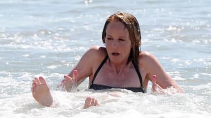 Helen Hunt s'étale pendant le tournage de son nouveau film, Ride