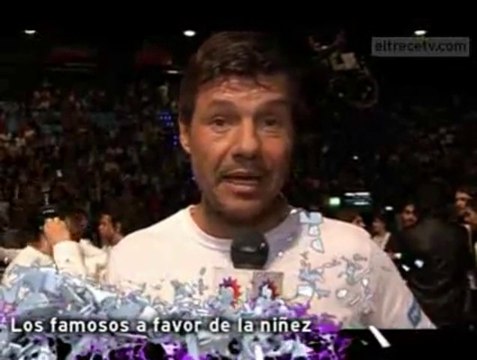 Pedro (se lo ve atrás) en Un sol para los chicos - 08 de Agosto de 2010