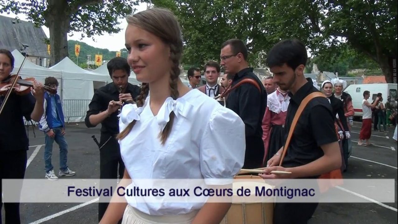 Avant Deux du Haut Anjou défile à Montignac