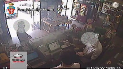 Rapinava con coltello da sub tabacchi e farmacie ad Ostia, tre colpi in una settimana. Arrestato 44enne romano1