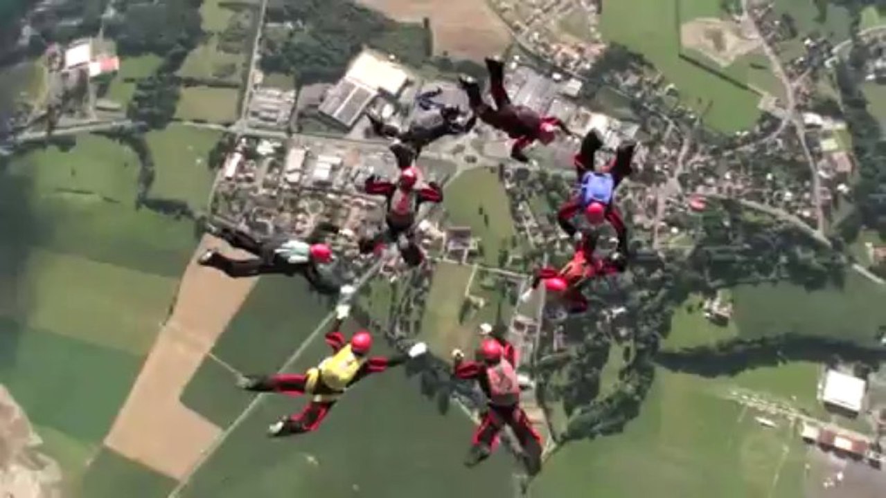PARACHUTISME - CHAMPIONNATS DE FRANCE VICHY 2013 - VR8 « Annecy Artupox Nolimit Saut5»- 10aout13