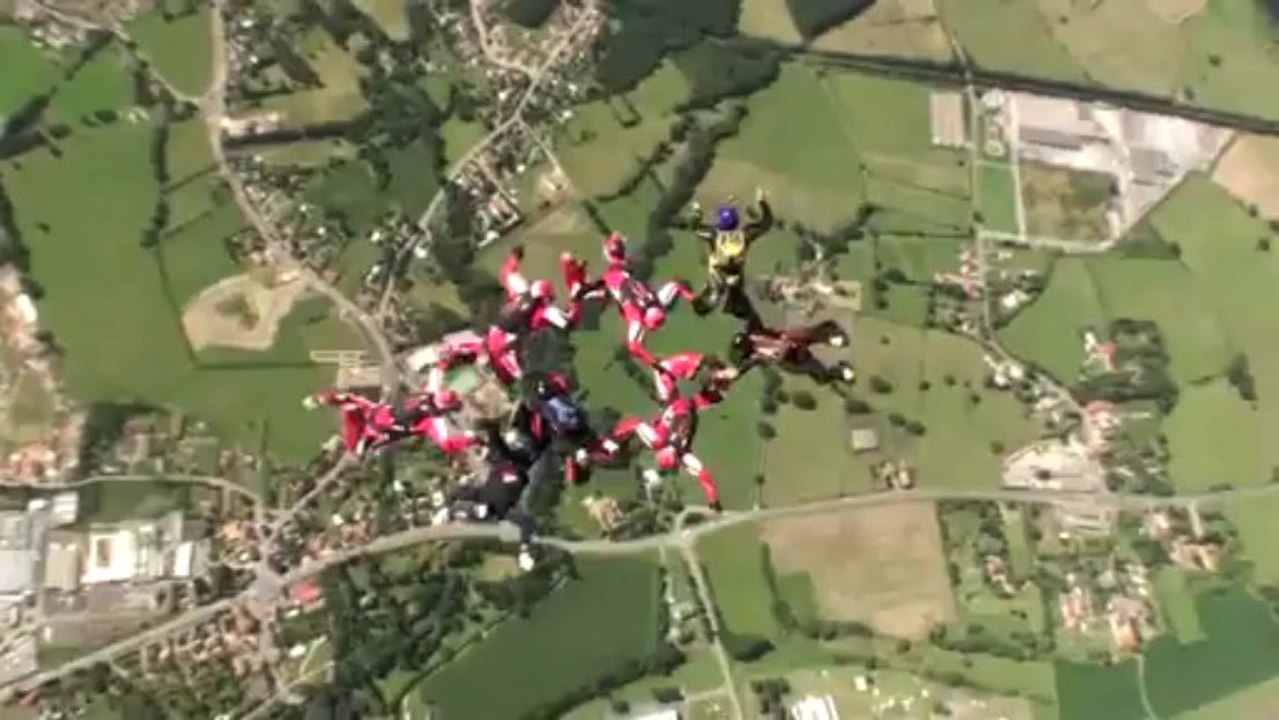 PARACHUTISME - CHAMPIONNATS DE FRANCE VICHY 2013 - VR8 « Monaco Vitalsea Saut4»- 10aout13