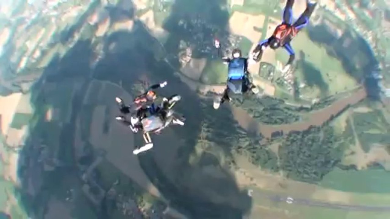 PARACHUTISME - CHAMPIONNATS DE FRANCE VICHY 2013 - VR4 «Vortex Annecy Saut5»- 10aout13