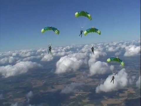 PARACHUTISME - CHAMPIONNATS DE FRANCE VICHY 2013 – VC4 « Besançon Franche Comté Saut 6»- 10aout13