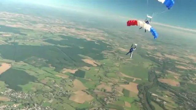 PARACHUTISME - CHAMPIONNATS DE FRANCE VICHY 2013 – VC4 « armée de l'air Saut 7»- 11aout13