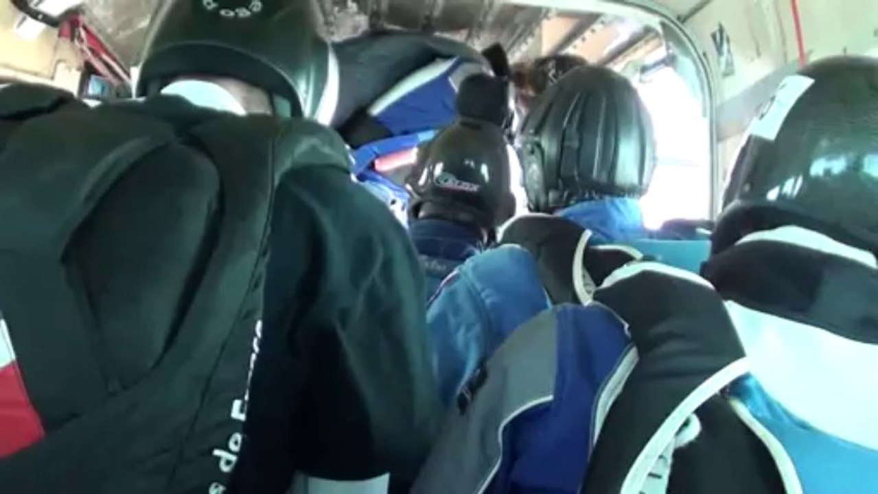 PARACHUTISME - CHAMPIONNATS DE FRANCE VICHY 2013 – VC4 « Anger Saumur Tours Pays de la Loire Saut 7»- 11aout13