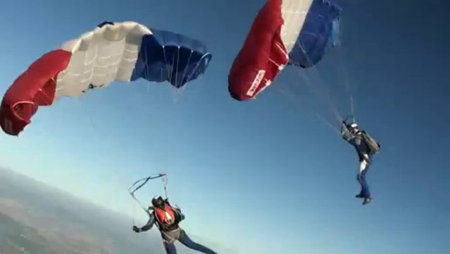 PARACHUTISME - CHAMPIONNATS DE FRANCE VICHY 2013 - VC2 « dual Besancon Saut 5»- 11aout13