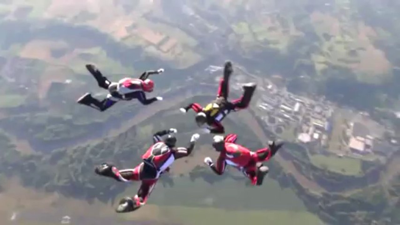 PARACHUTISME - CHAMPIONNATS DE FRANCE VICHY 2013 - VR4 «Les Justes Le Blanc Saut6» 11aout13