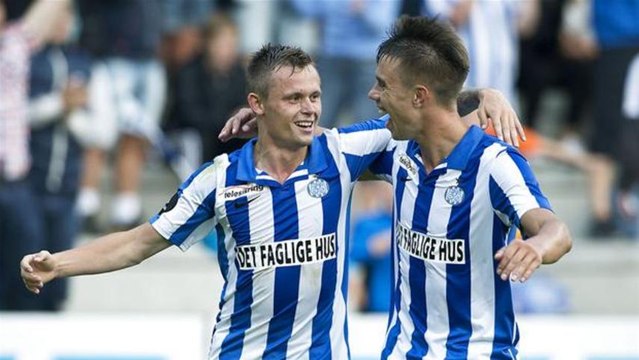 Une volée à la Van Basten venue du Danemark !