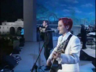 Simon Le Bon and Dolores O'Riordan - Linger (Live - for the children of Bosnia 1996)