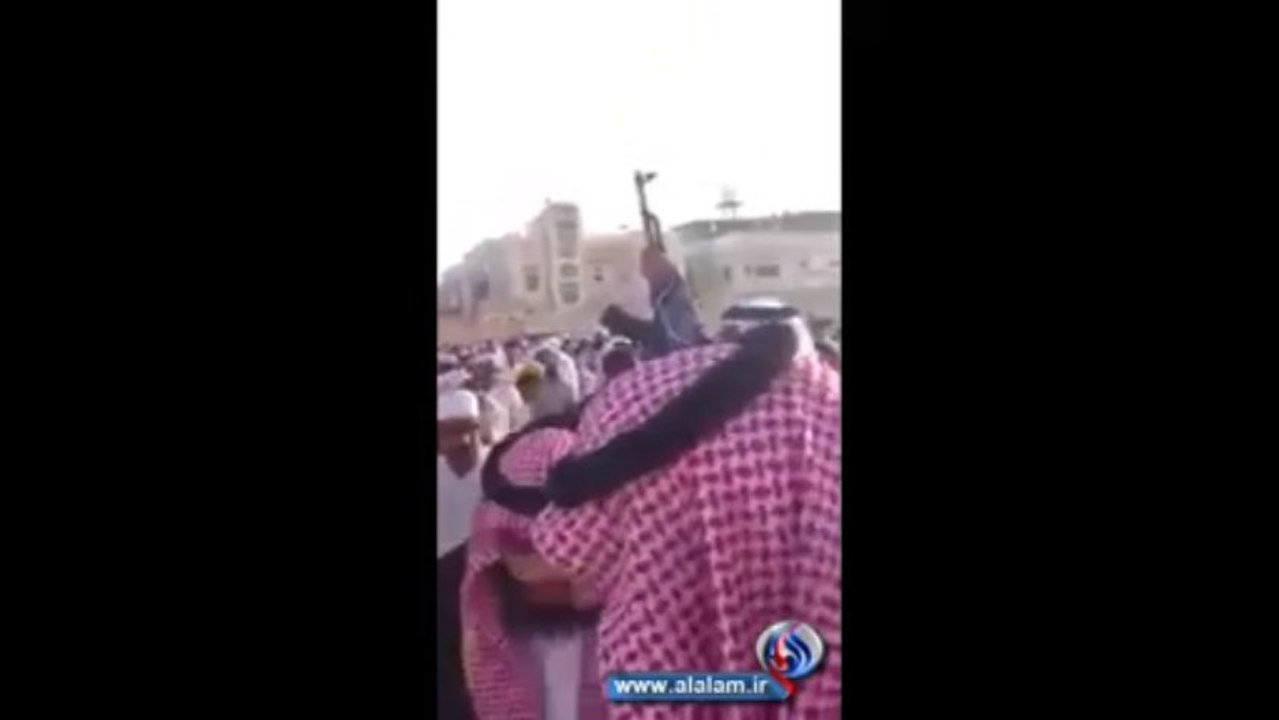 مواطن سعودي يطلق النار من سلاح رشاش في مصلى العيد  shooting in Eyd praying in Saudi