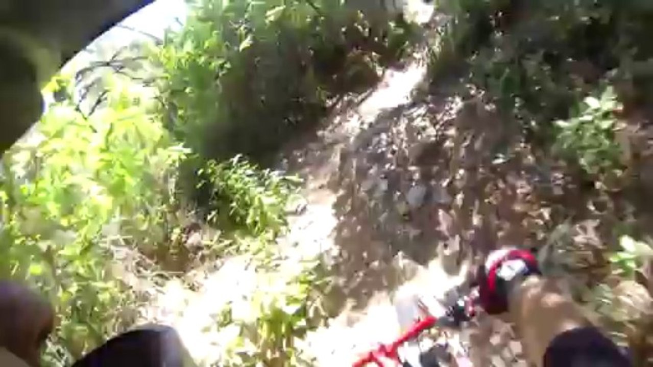 vtt var endurocbaron vtt a belgentier"enduro rouge et noir"