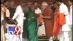 Narendra Modi take blessings from 85yrs old lady