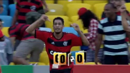 Hernane, gol di tacco nel derby Carioca