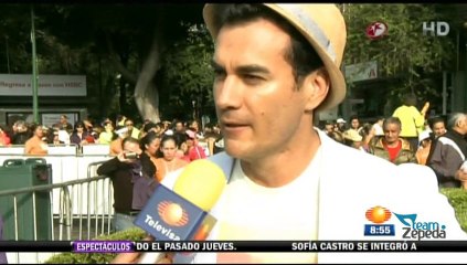 David Zepeda @davidzepeda1 feliz de que su disco se encuentre en la lista de los más vendidos