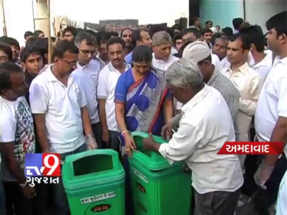 Tv9 Gujarat - Ahmedabad's Mayor picks broom to join the cleaning spree