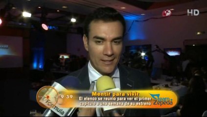 David Zepeda @davidzepeda1 y elenco vieron el primer capítulo una semana antes del estreno