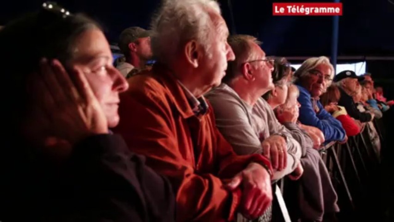 Chant de Marin. Zamballarana emplit le cabaret Michel Tonnerre
