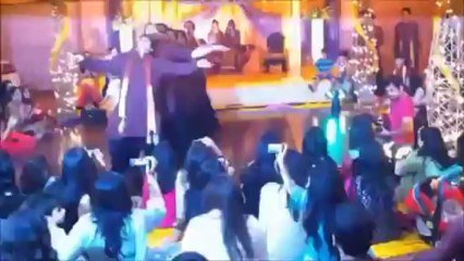chamak challo mehndi dance