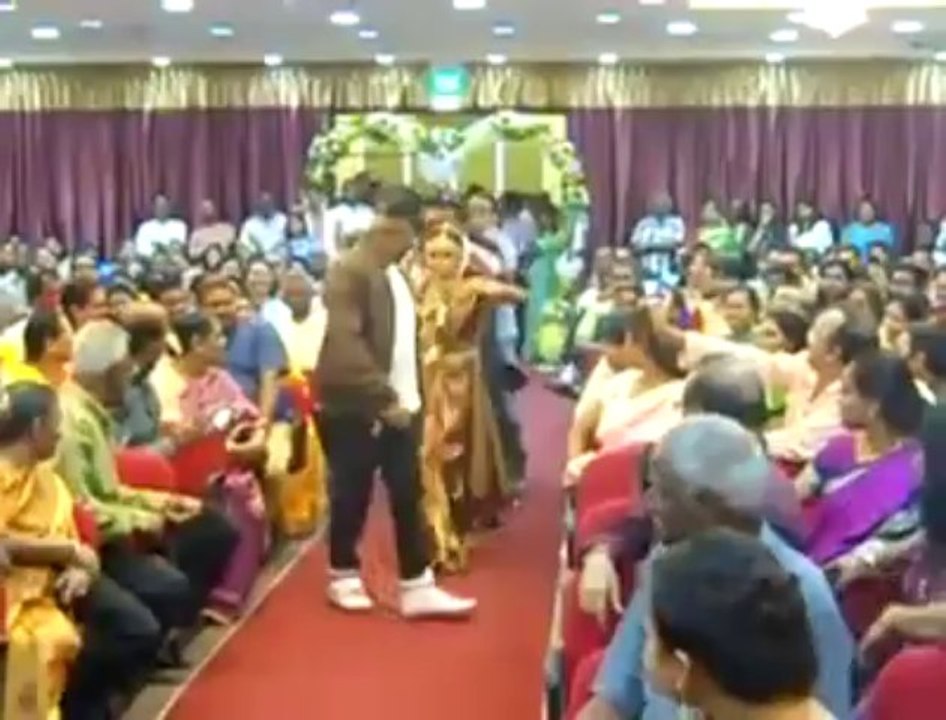 DANCING BRIDE ENTRANCE (HINDU WEDDING) SINGAPORE.mp4