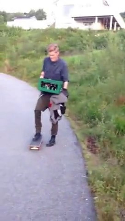 Se planter en skate avec une caisse de bière... Dommage!! Dos en sang et grosse douleur..